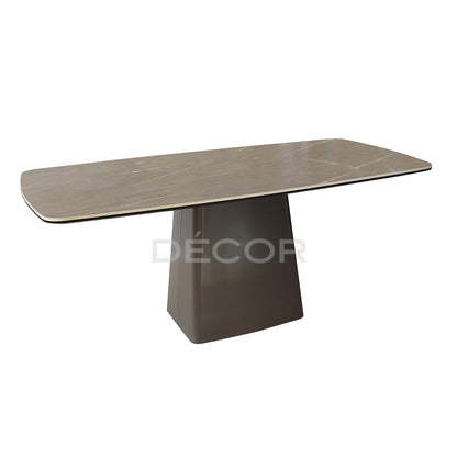 CLARENCE Dining Table