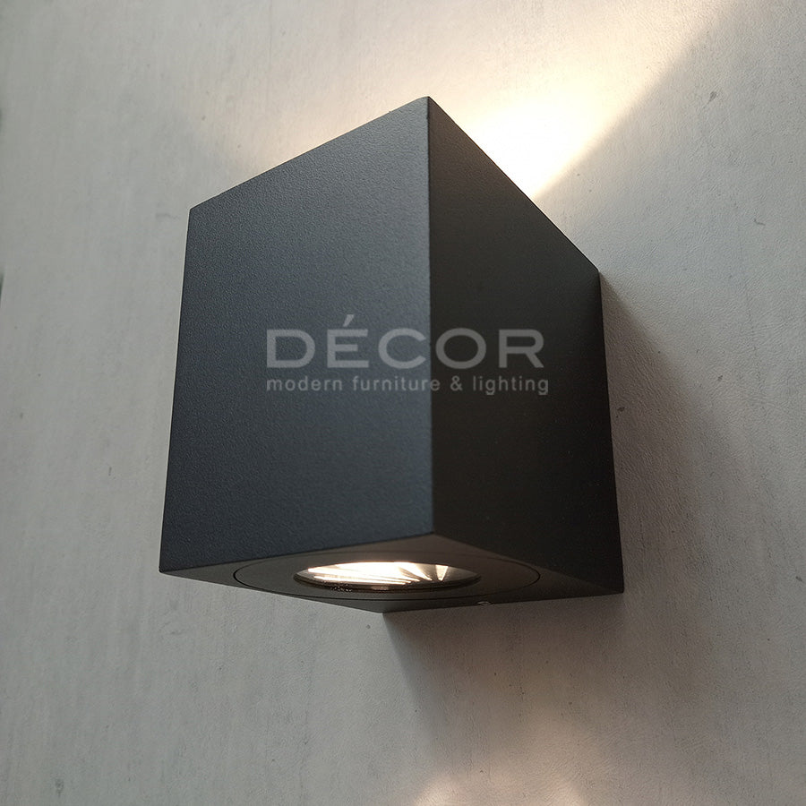 ROBIN Outdoor Wall Light