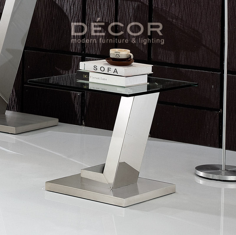 MAGNUM End Table